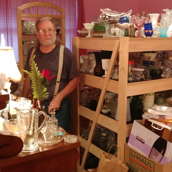 Squirrel corn picnic table novelty feeder gift - Picture 3 of 15